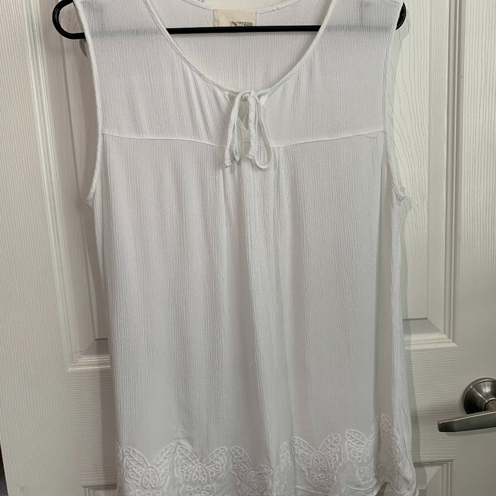 Dept 222 Cute White Tank Top with bottom detail